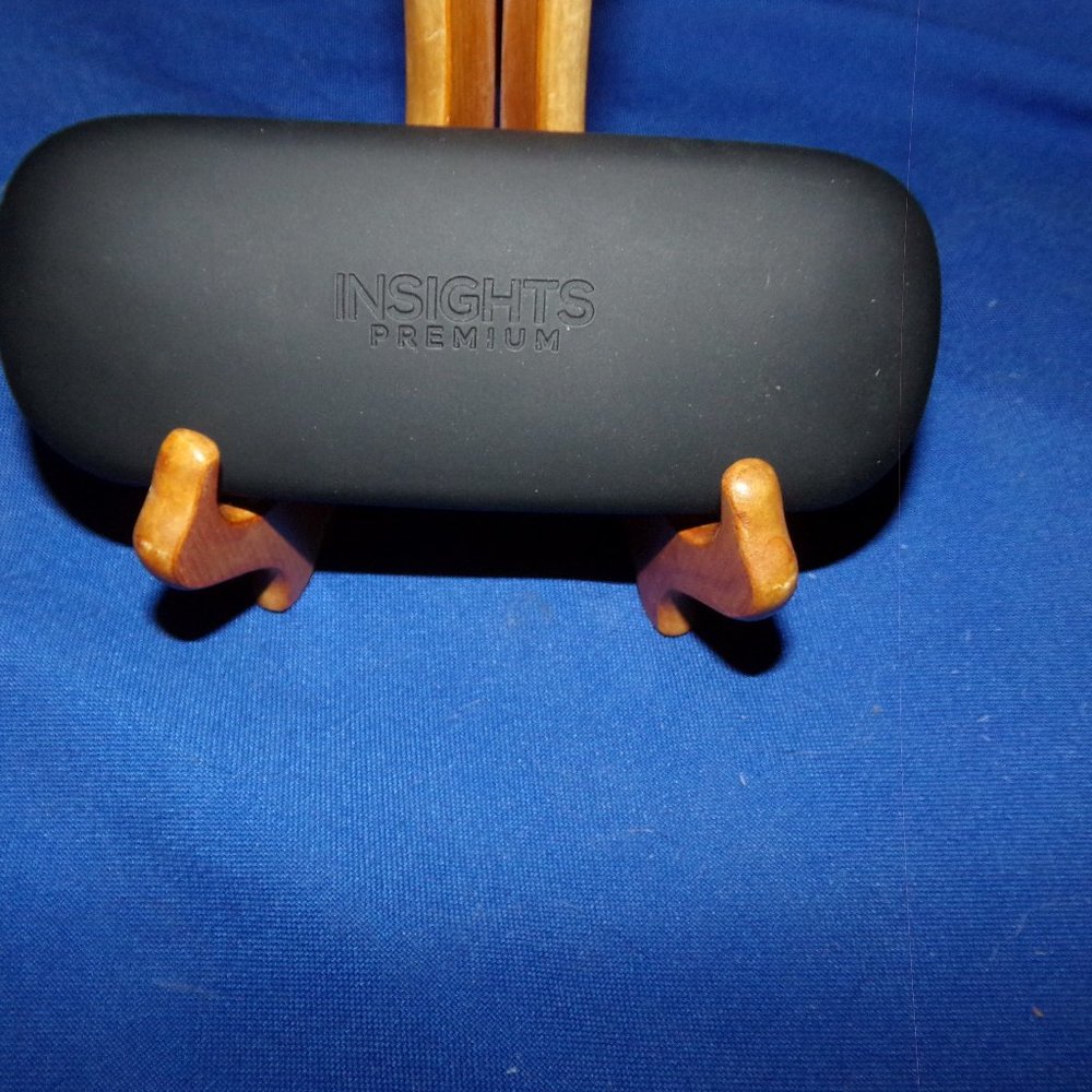 Insights Eyeglasses Case with Cleaning Cloth - black flip-top hardshell
